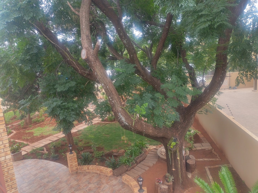 4 Bedroom Property for Sale in Rhodesdene Northern Cape